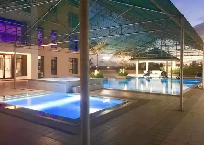 Monte Carlo Lounge Two ホテル